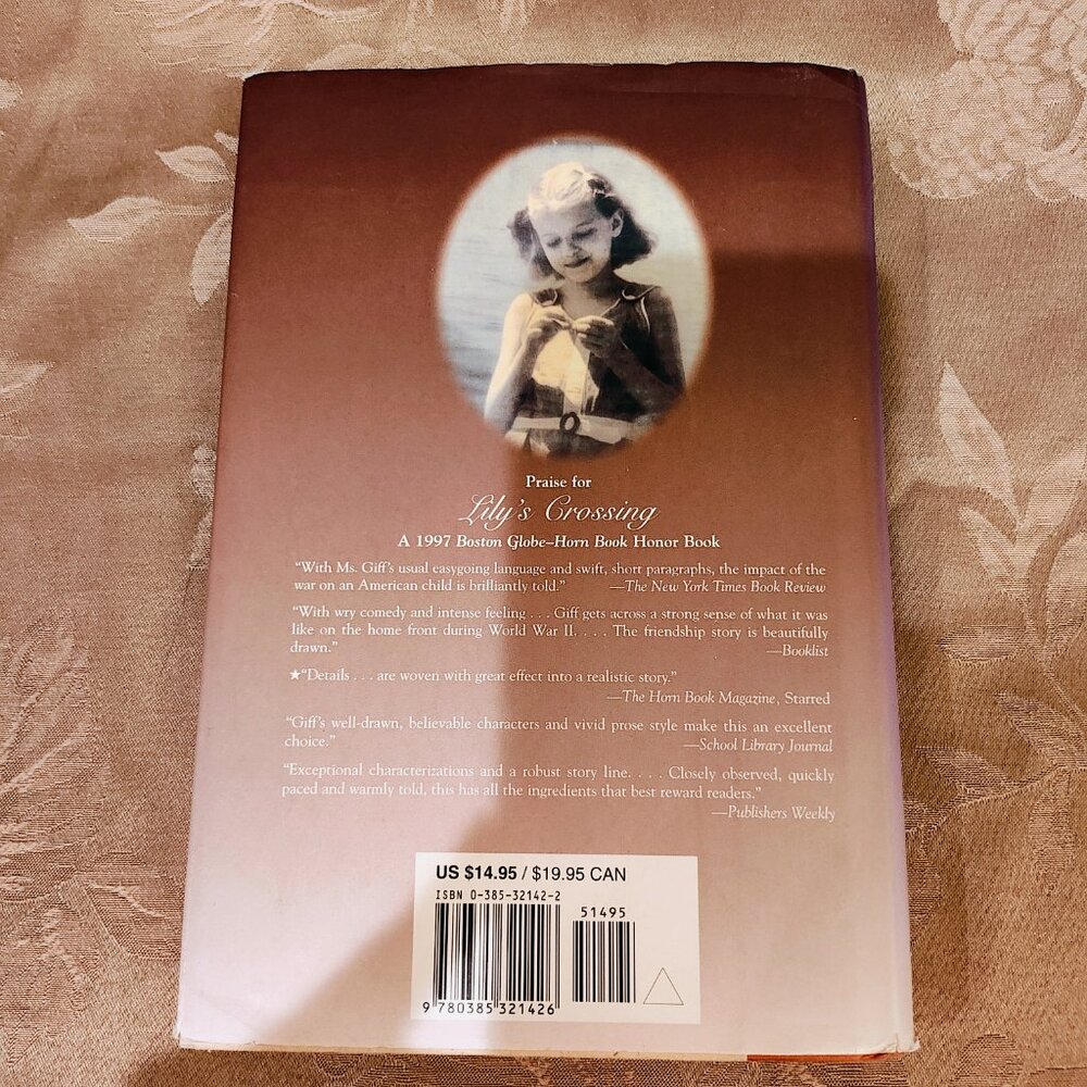 Lily's Crossing by Patricia Reilly Giff, Neweery Honor Edition, Hard Cover, Used - Picture 9 of 10
